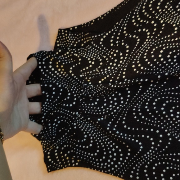 Women's shirts - Picture 2 of 5